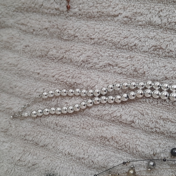 4 chokers,  16in adjustable lengths. Multicolors - Picture 4 of 5